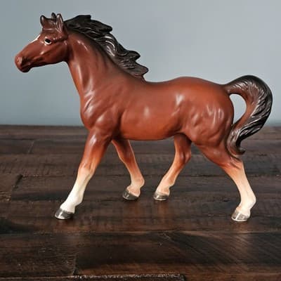 Vintage Porcelain Horse Figurine Bay w White Socks Inarco Japan E3600 6.25" x 8"