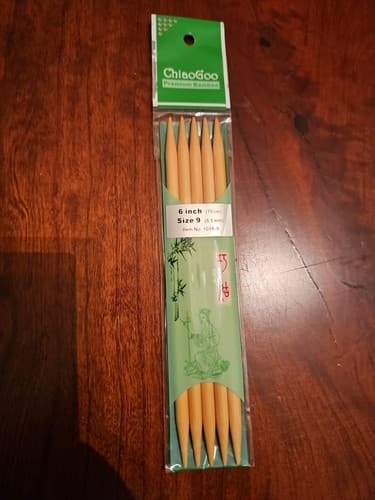 ChiaoGoo Premium Bamboo Knitting Needles US 9 (5.5mm) 6" 5pc set Double pointed