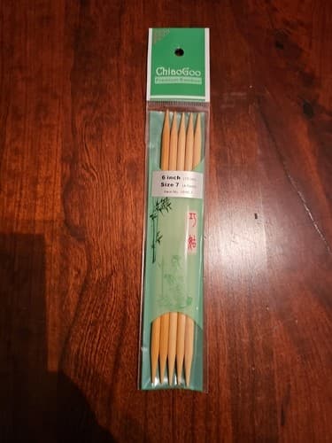 ChiaoGoo Premium Bamboo Knitting Needles US 7 (4.5mm) 6" 5pc set Double pointed