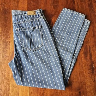 American Eagle Mom Jeans Blue w White stripes Size Regular 4 Tapered Legs 27.5"