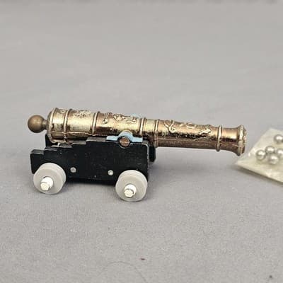 Vintage Britains Shooting Metal and Plastic Cannon with Cannon Balls
