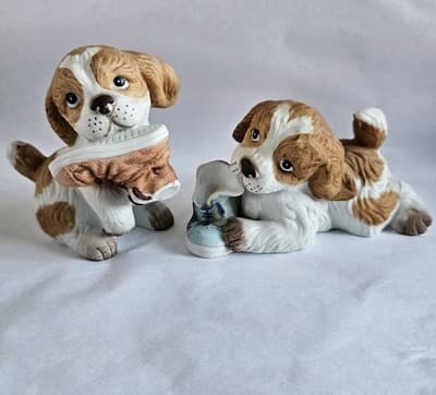 Vintage Homco Set Of 2 Puppy Dog Figurines Chewing On Sneakers #1405 White Brown