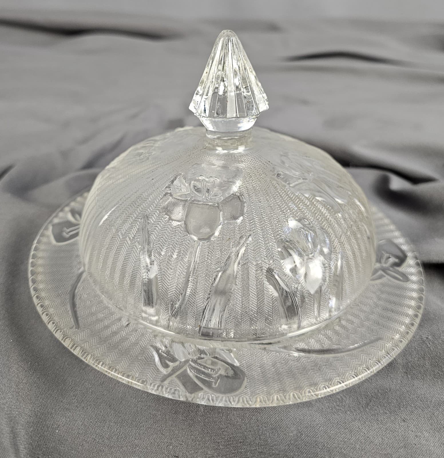 Vintage Jeanette Depression Glass Iris & Herringbone Round Covered Butter Dish