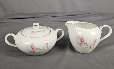 Vintage Royal Court Carnation Sugar Bowl W Lid Creamer Set Gold Trim