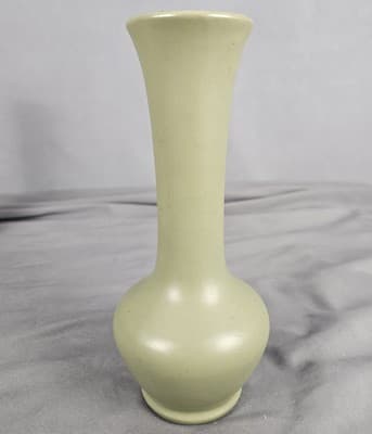 Vintage McCoy USA Floraline Avocado Olive Green Matte Flower Bud Vase #403 MCM