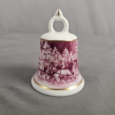 Kaiser W Germany Porcelain Christmas Bell Horse & Carriage Winter Scene 3.25"H
