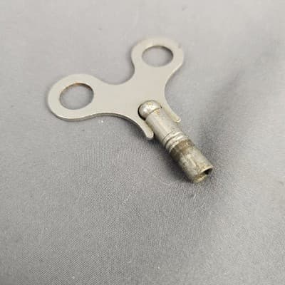 Antique Brass Winding Key For Clock, Heat Radiator Or Water Valve? Square Hole