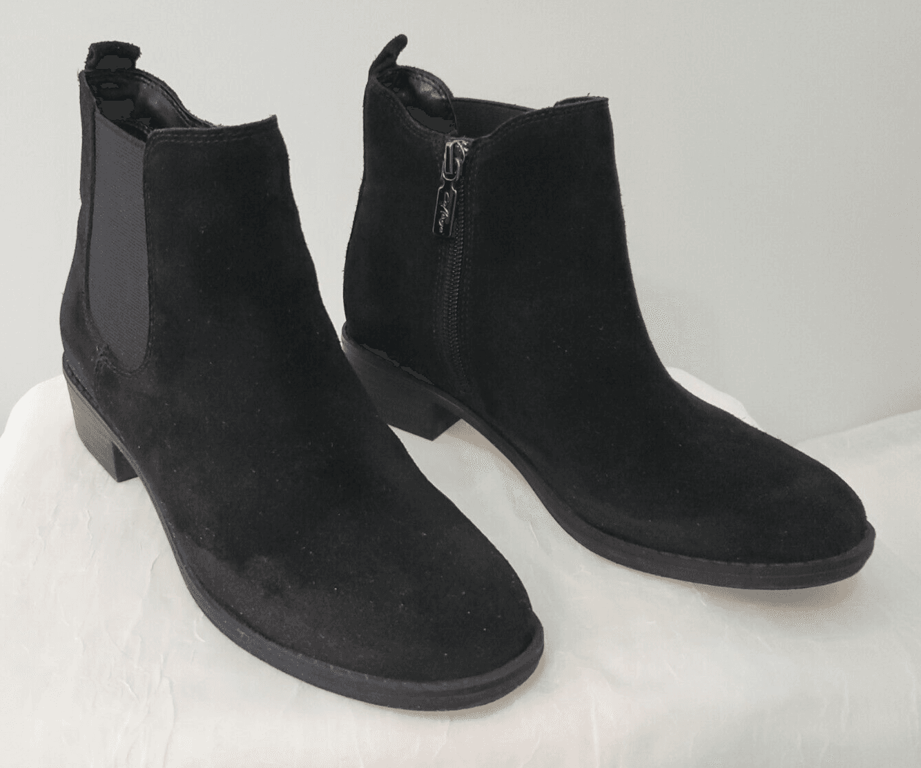 College Women Black Suede Ankle Boot Chunky Low Heal, Water Proof SIZE 7 Nice