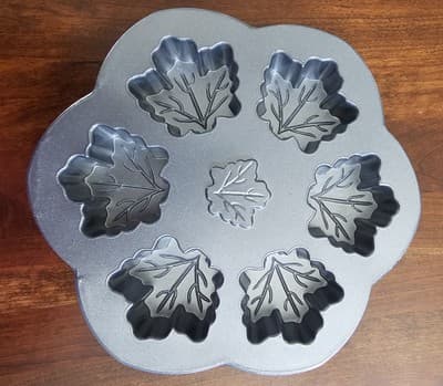 Nordic Ware Maple Leaf Muffin Cupcake Pan Heavy Cast Aluminum