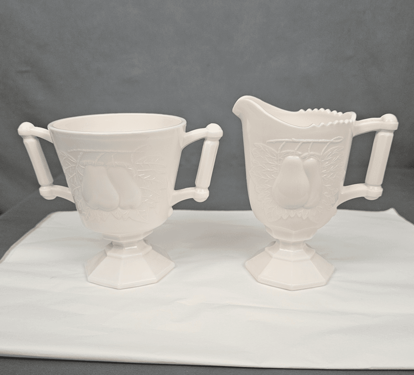 VTG Jeanette Pink Milk Glass Cream Pitcher & Sugar Bowl Baltimore Pear EX. COND.