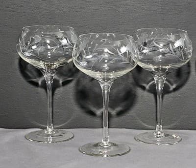 Vintage Bulgaria Hand Cut Crystal Champagne Glasses Floral Set 3 EUC 6.75" Tall