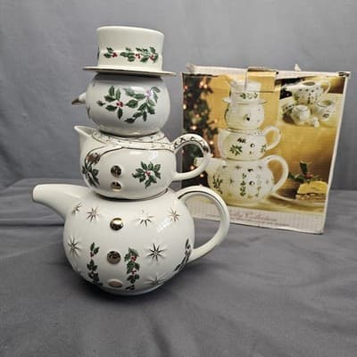 Madison & Max at Home Teapot Set Holly Collection Sugar Creamer Stackable 9"