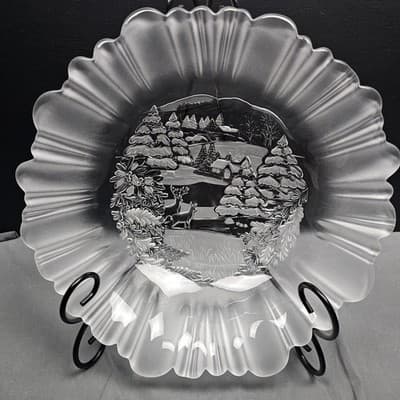 Mikasa Crystal Winter Dreams Glass Centerpiece Bowl 10.5" Deer Cabin Scene