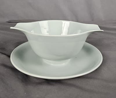 Vintage Homer Laughlin Jubilee Celadon Green Gravy /Sauce Boat w/Under Tray HLC