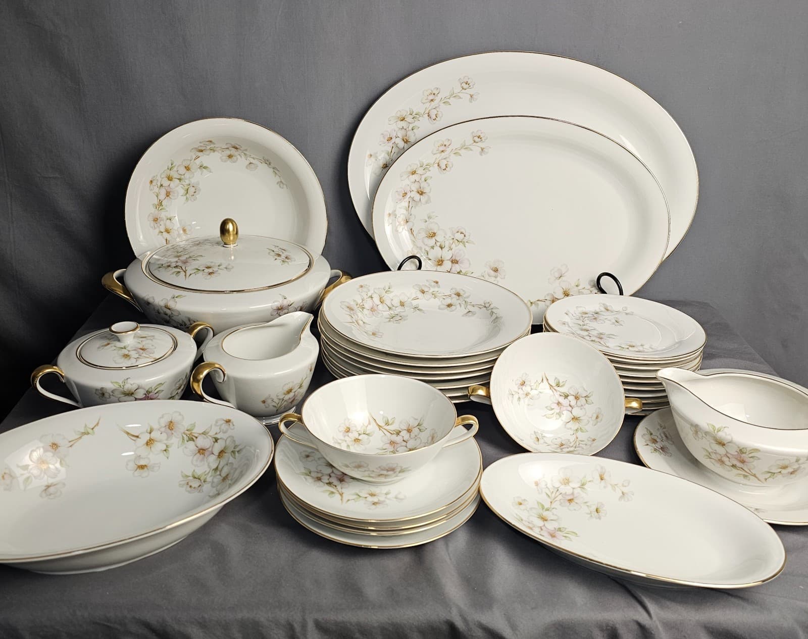 Bavaria Tirschenreuth China "Dogwood" Dinnerware by the piece, Gold Trim 1147