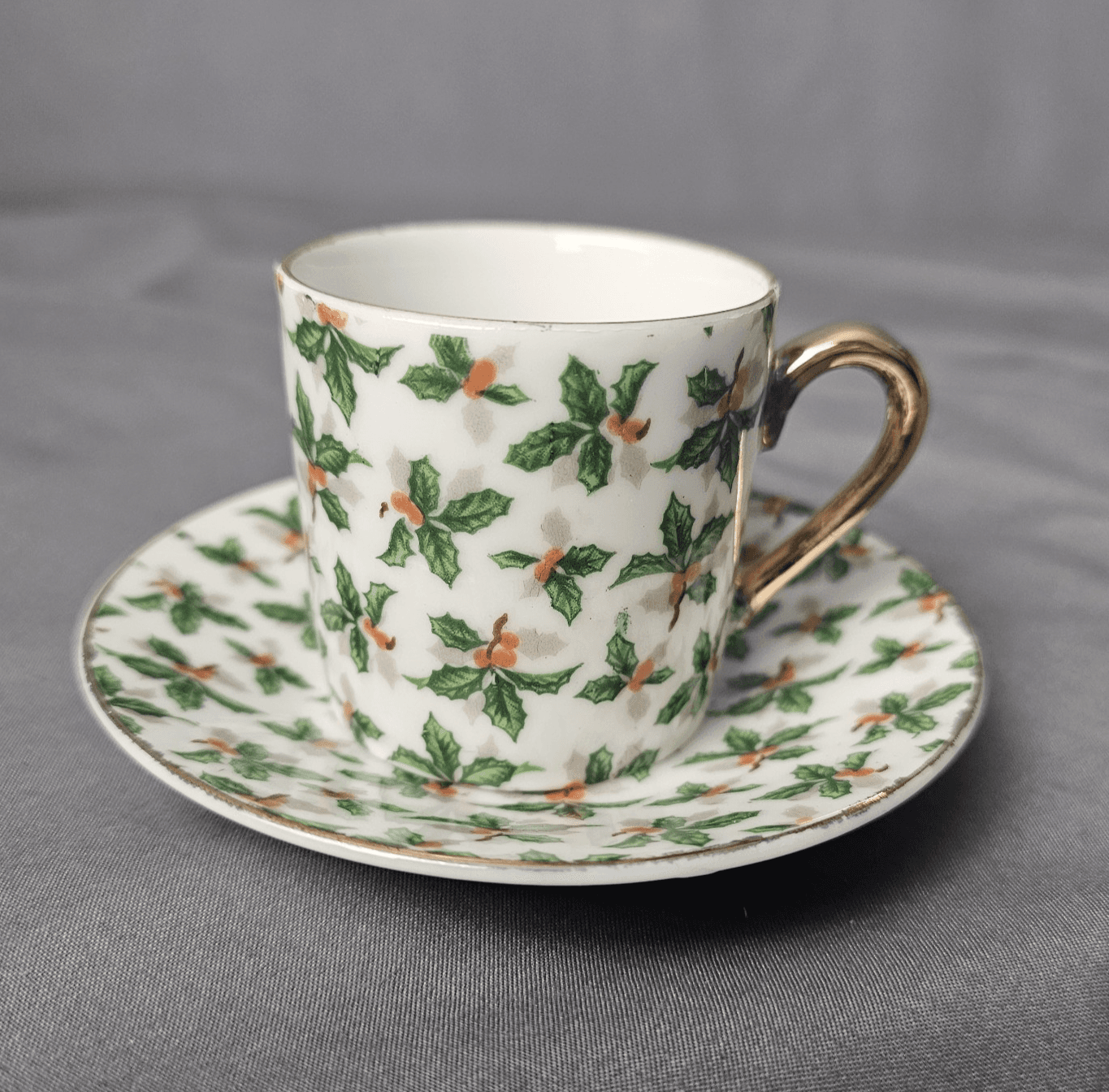 Vintage INARCO Japan E-759 Tea Cup & Saucer – Holly Porcelain with Gold Trim