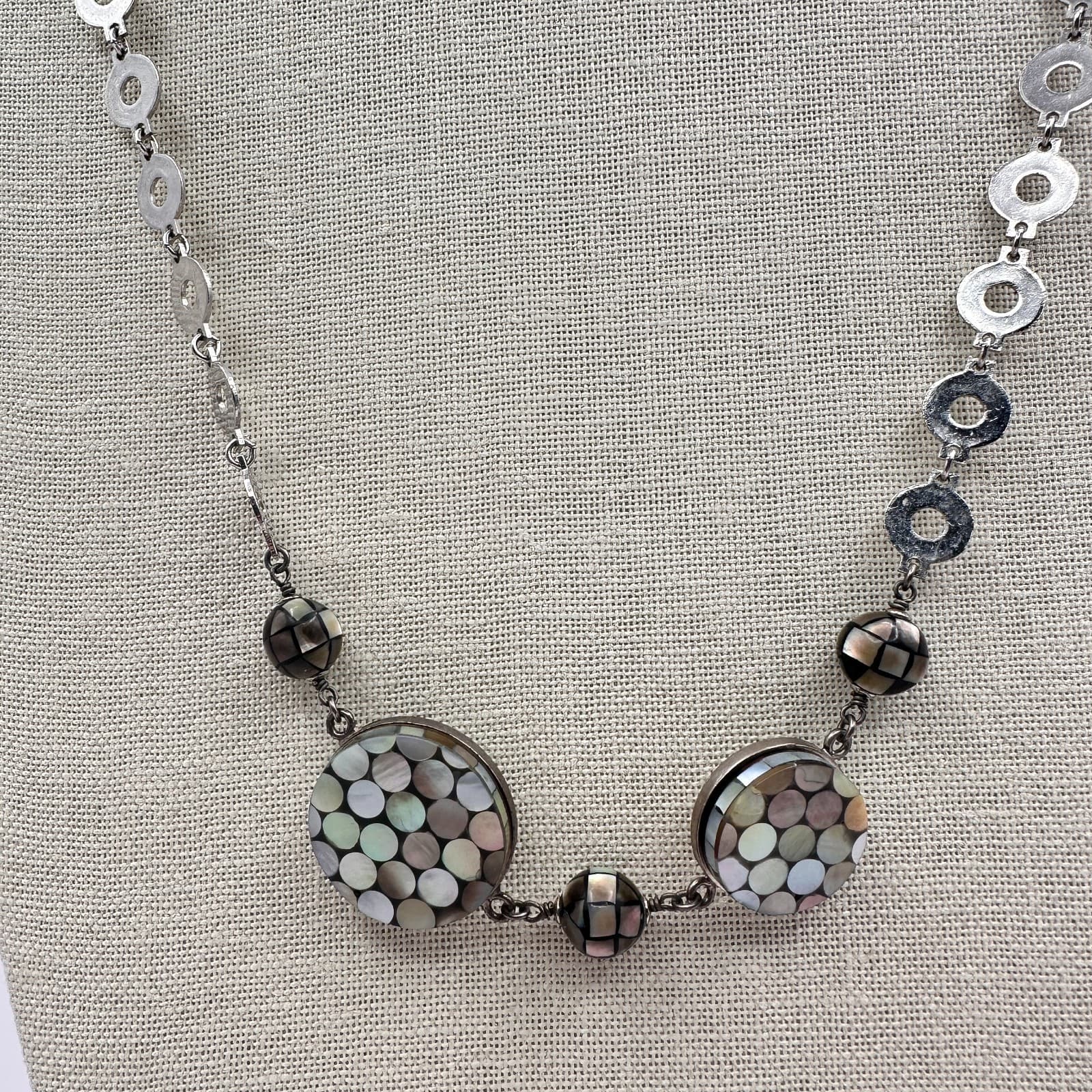 Vintage 80s Mother Pearl Hematite Mosaic Open Circle Link Necklace Retro Jewelry