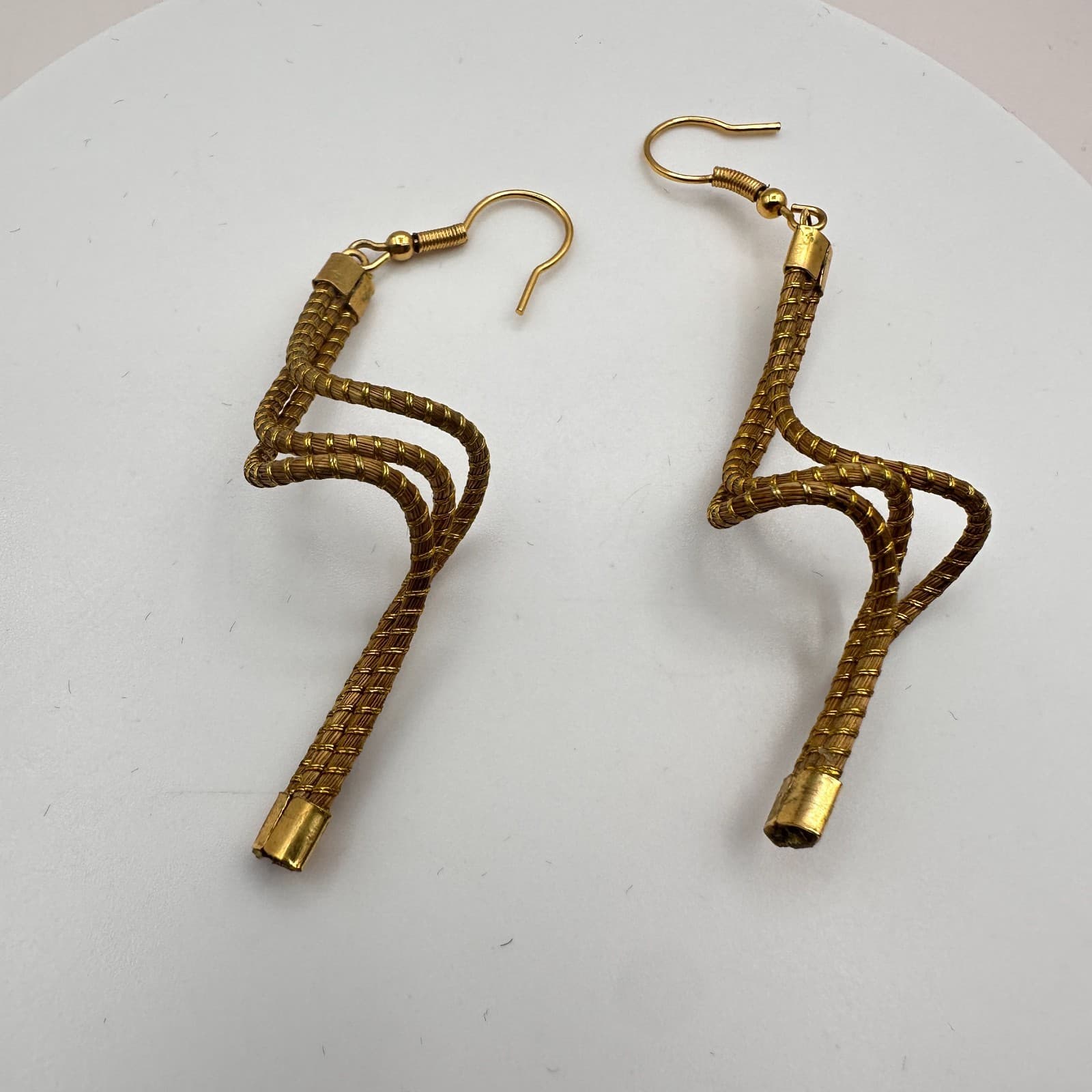 Vintage 90s Gold Tone Twisted Wire Mesh Dangle Earrings Minimalist Boho Jewelry