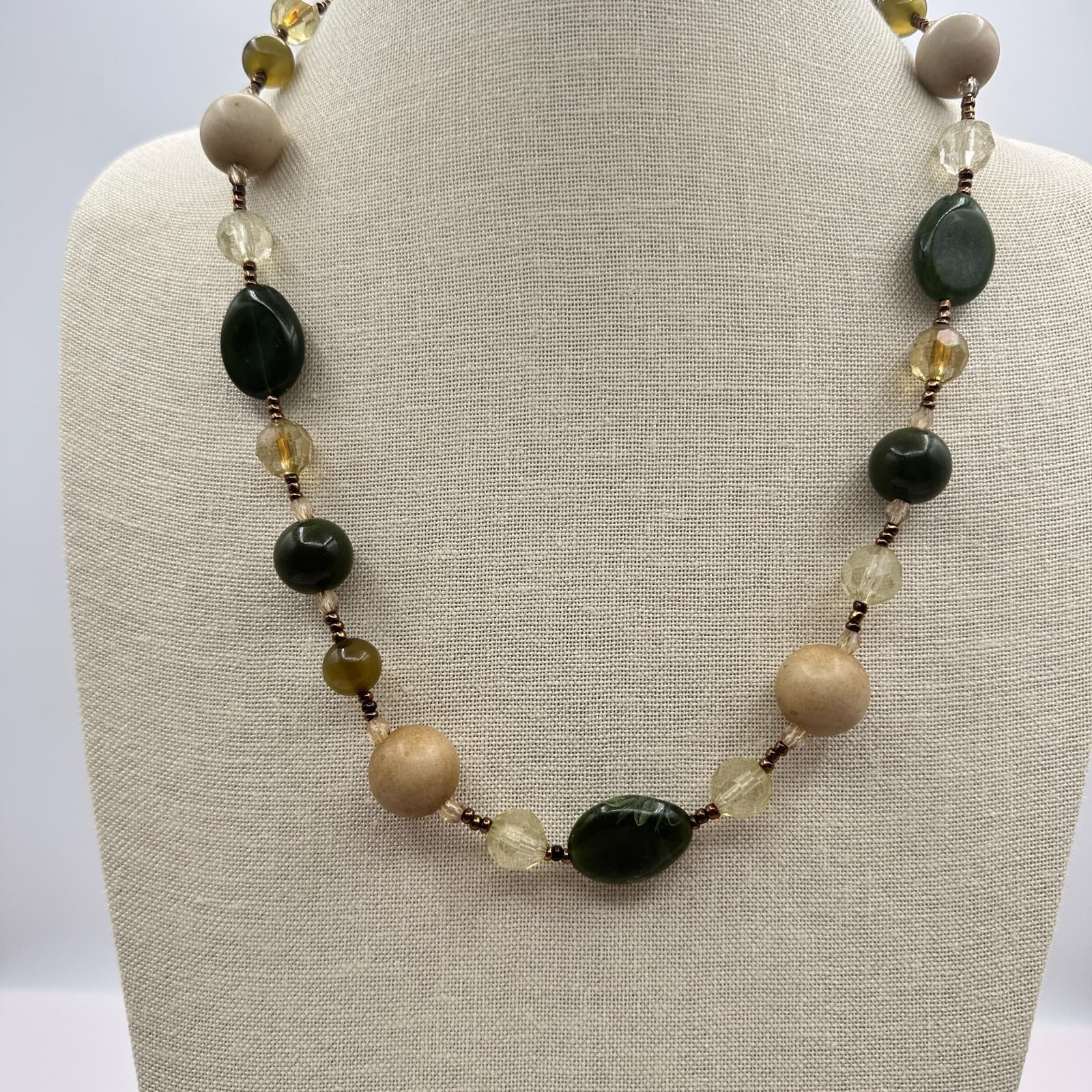 Vintage 90s Green Jade Crystal Bead Necklace Silver Tone Women's Jewelry Retro