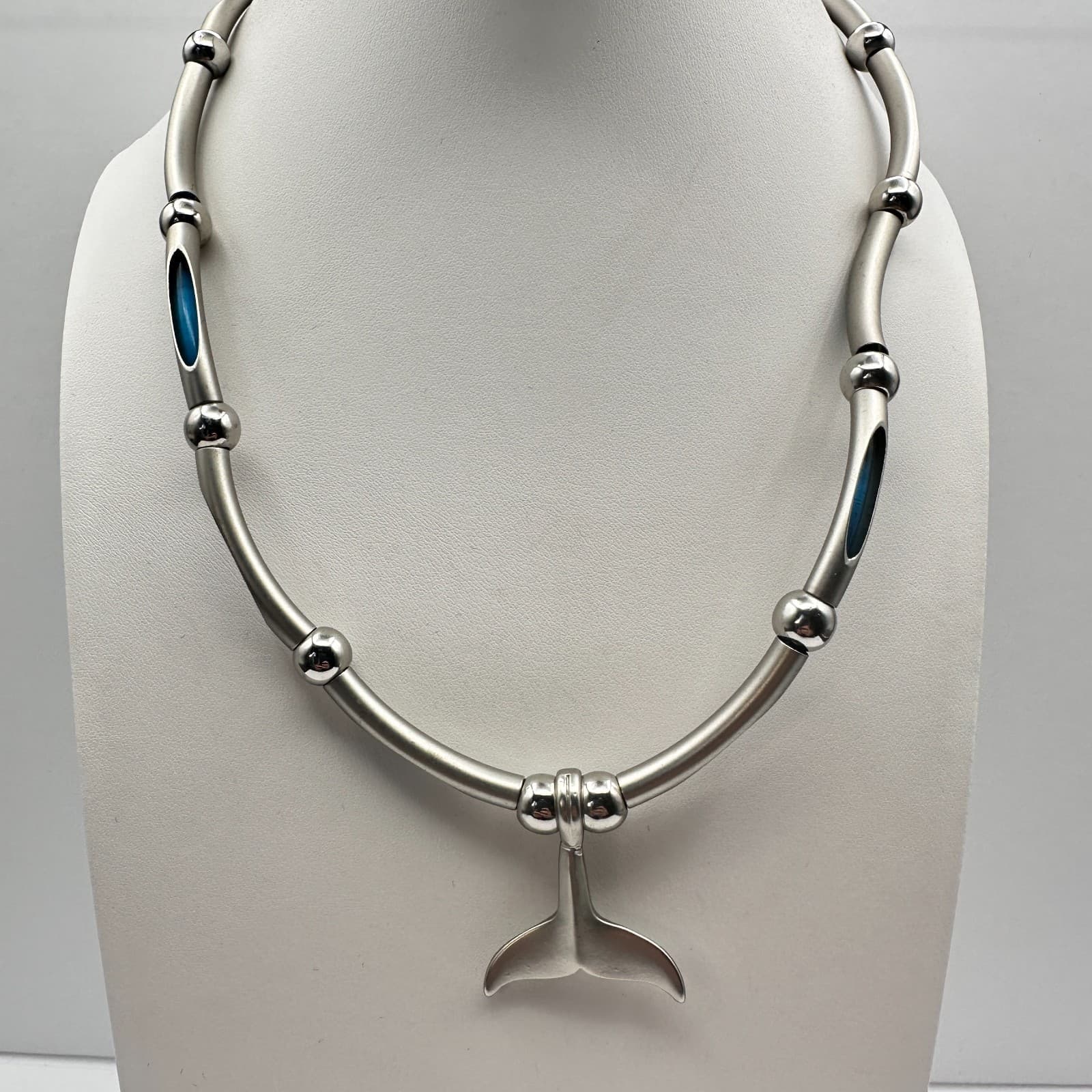 Vintage 90s Silver Tone Whale Tail Pendant Necklace Women's Classic Jewelry Boho