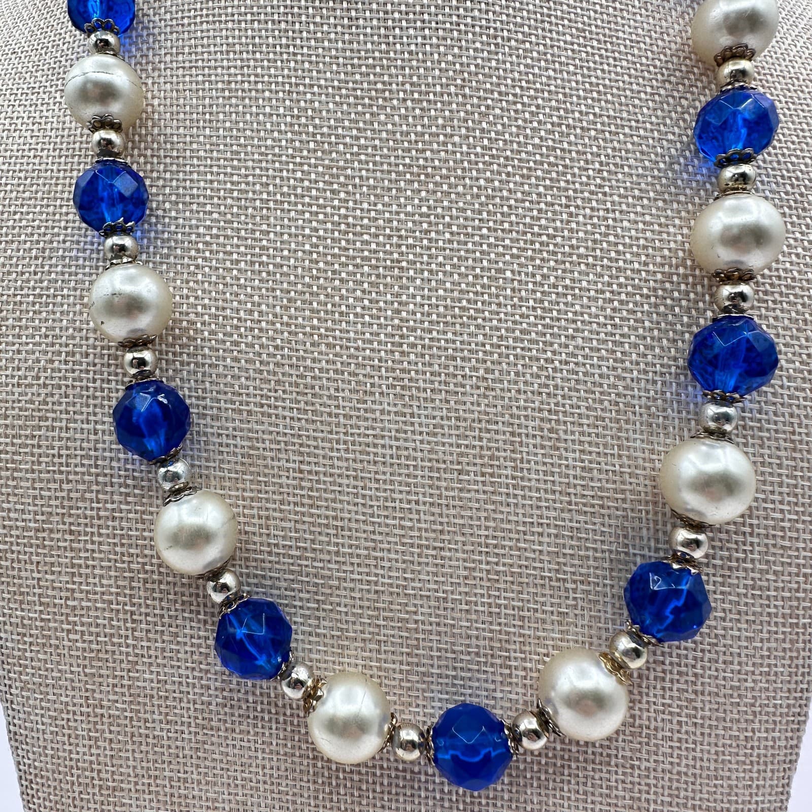 Vintage 90s Silver Tone Faux Pearl Faceted Beaded Necklace Women's Jewelry Y2K