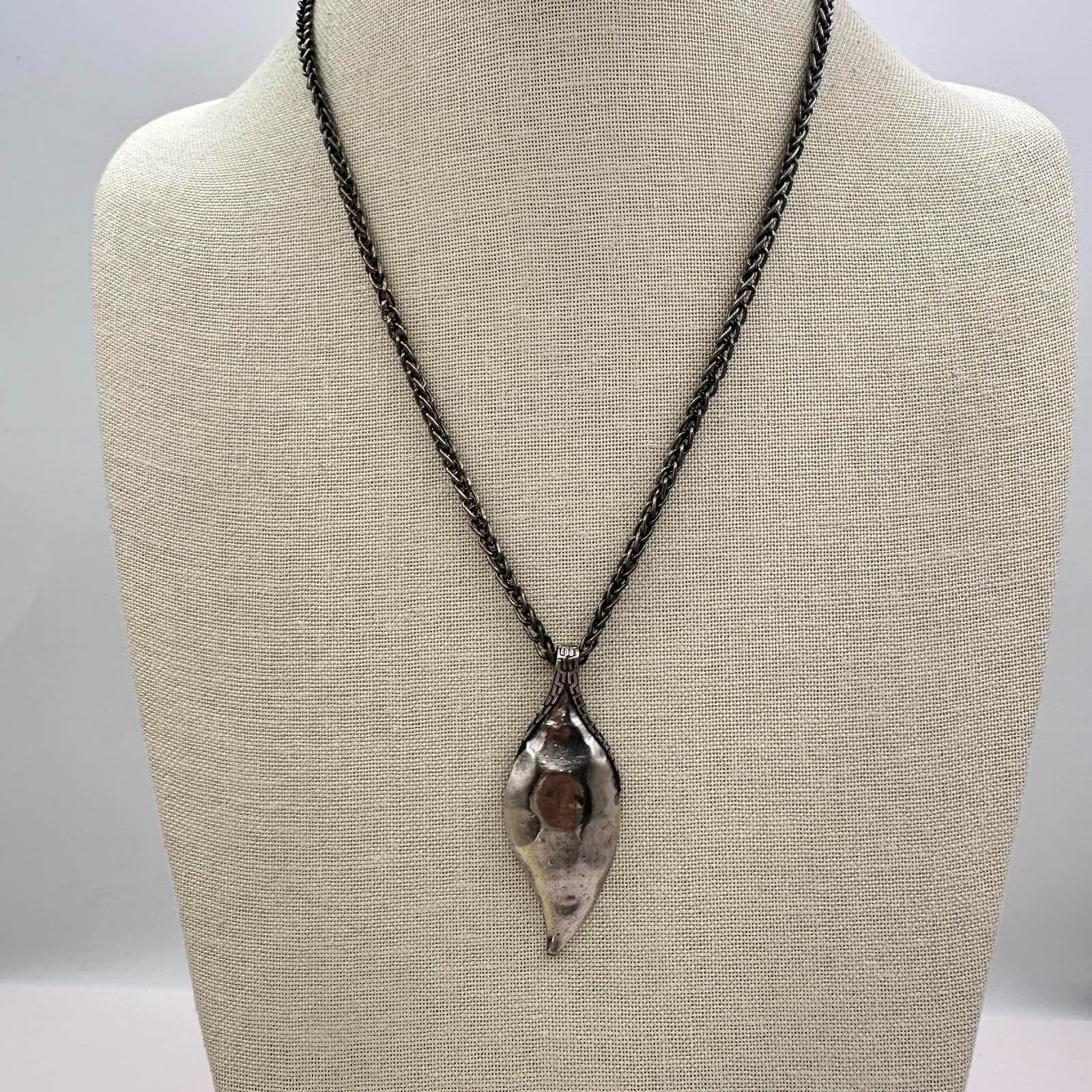 Vintage 80s Oxidized Silver Tone Sculptural Organic Leaf Bib Necklace Jewelry