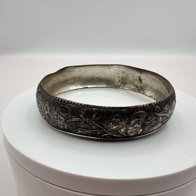 Vintage Y2K Silver Tone Bangle Bracelet Floral Etched Boho Statement Jewelry