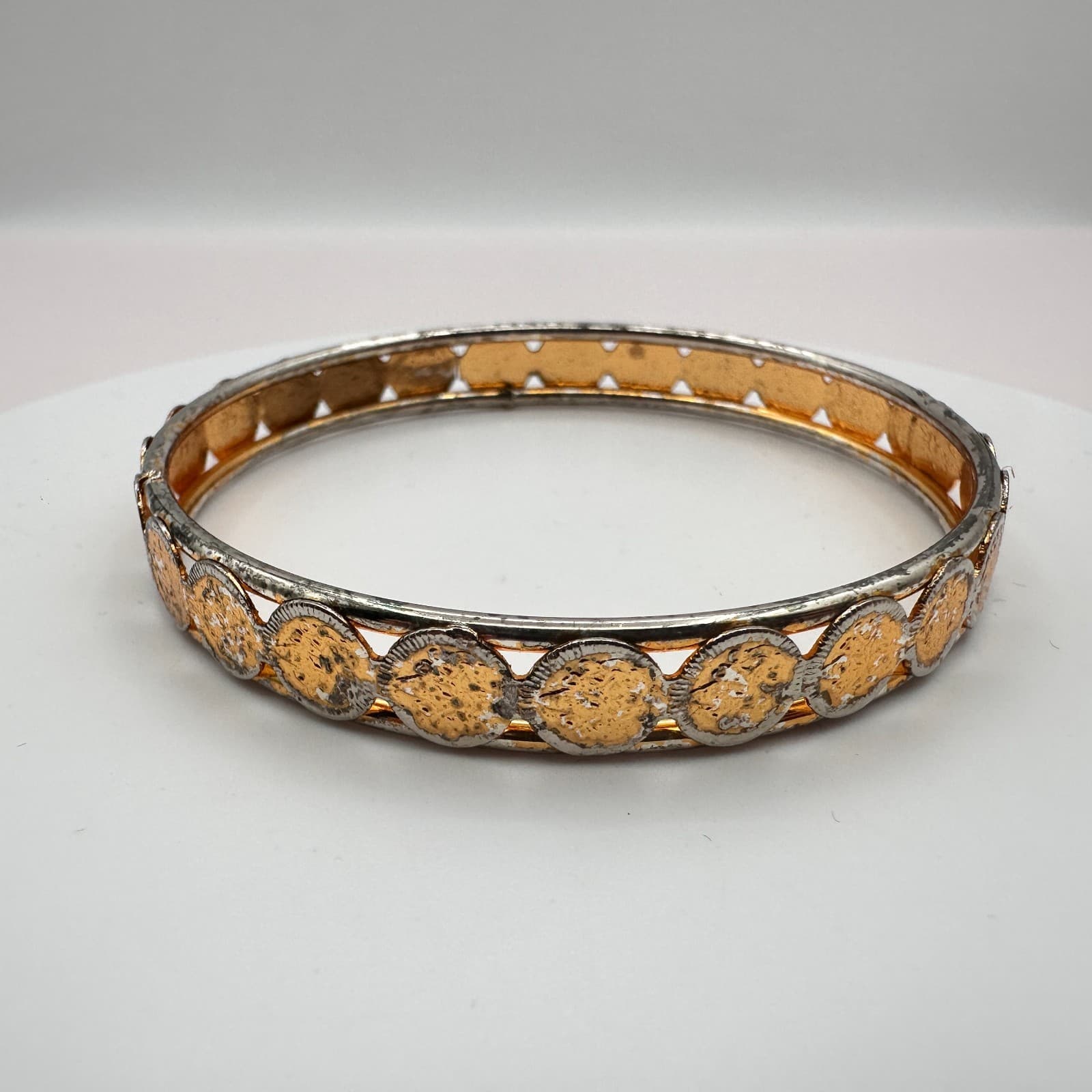 Vintage 90s Y2K Textured Coin Bracelet Boho Women's Classic Fashion Jewelry Bib