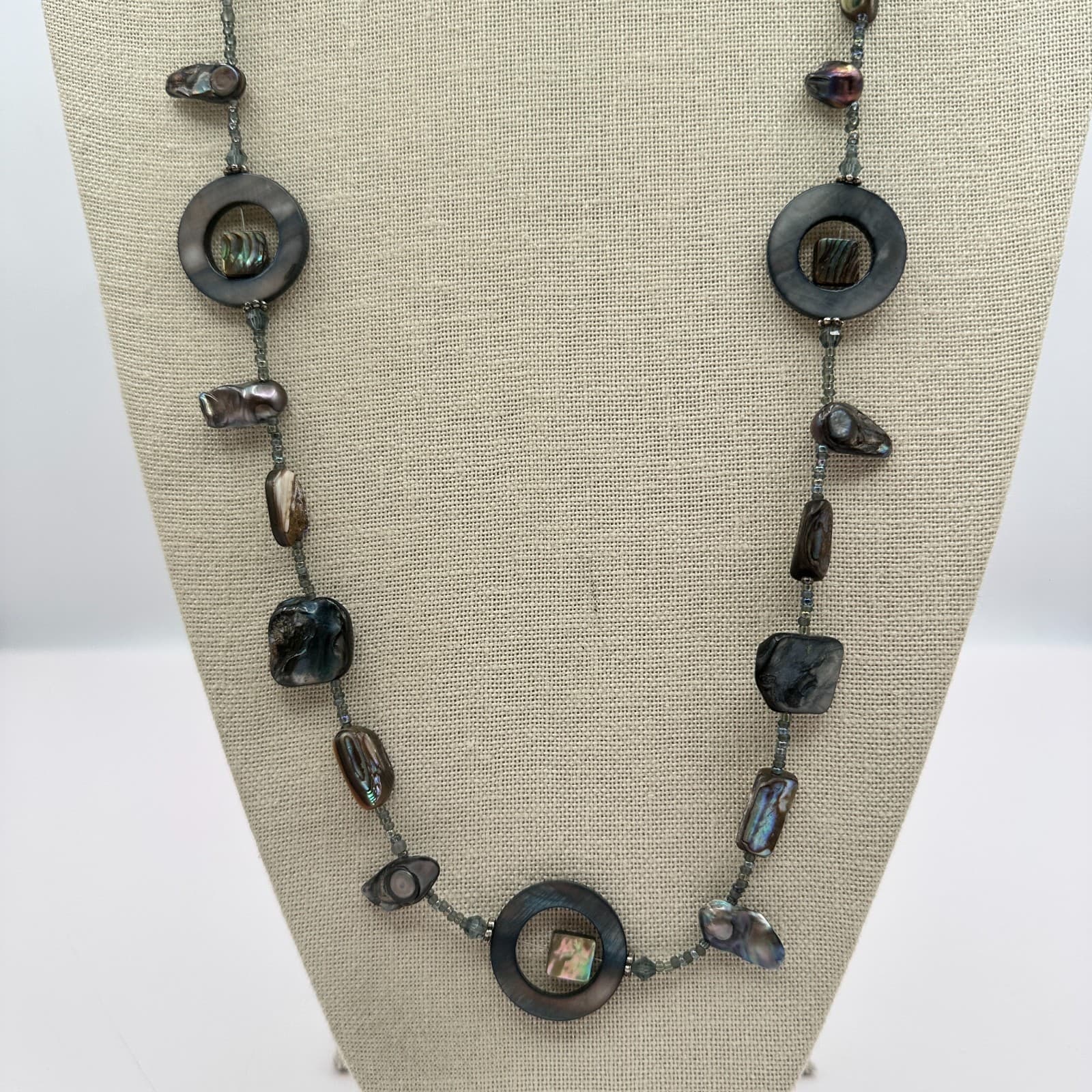 Vintage 90s Mother of Pearl Shell Seed Beads Necklace Women's Classic Jewelry