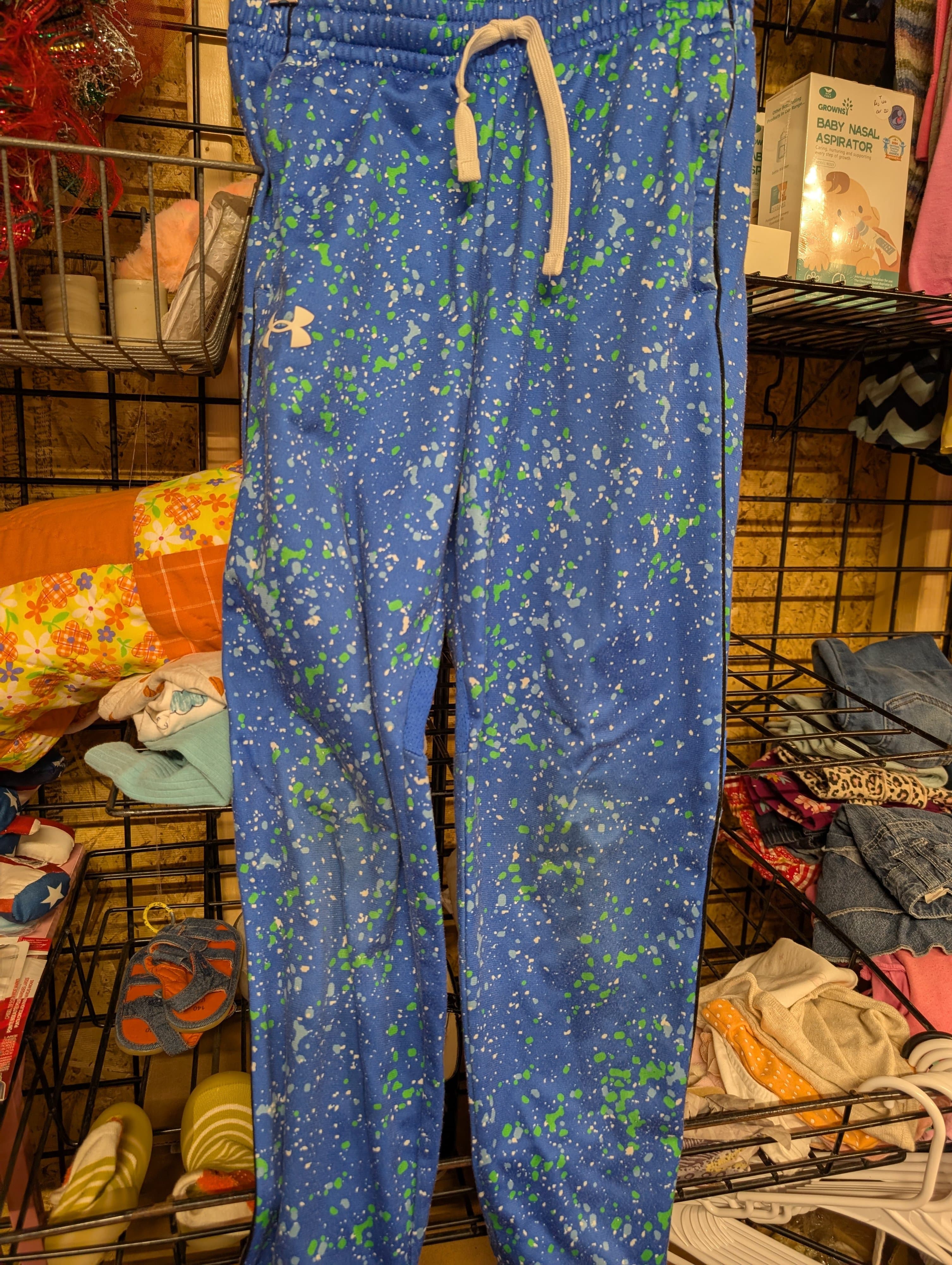 Under Armour boys joggers Size M Blue Pattern