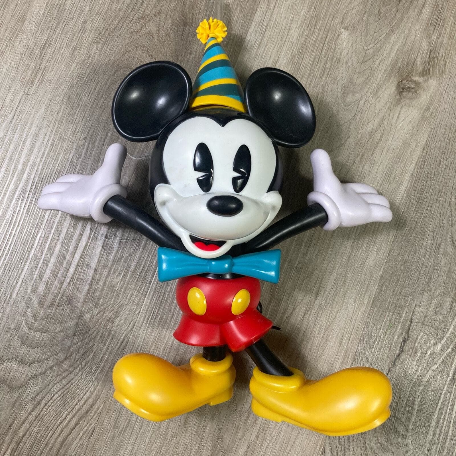 Disney Parks Mickey 90th Anniversary Birthday Sipper Cup Hat Figure Rare