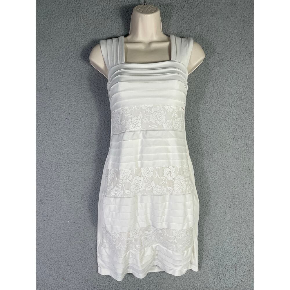 En Focus Studio Dress Womens 4 White Lace Pintuck Tiered Sheath Bridal Cocktail