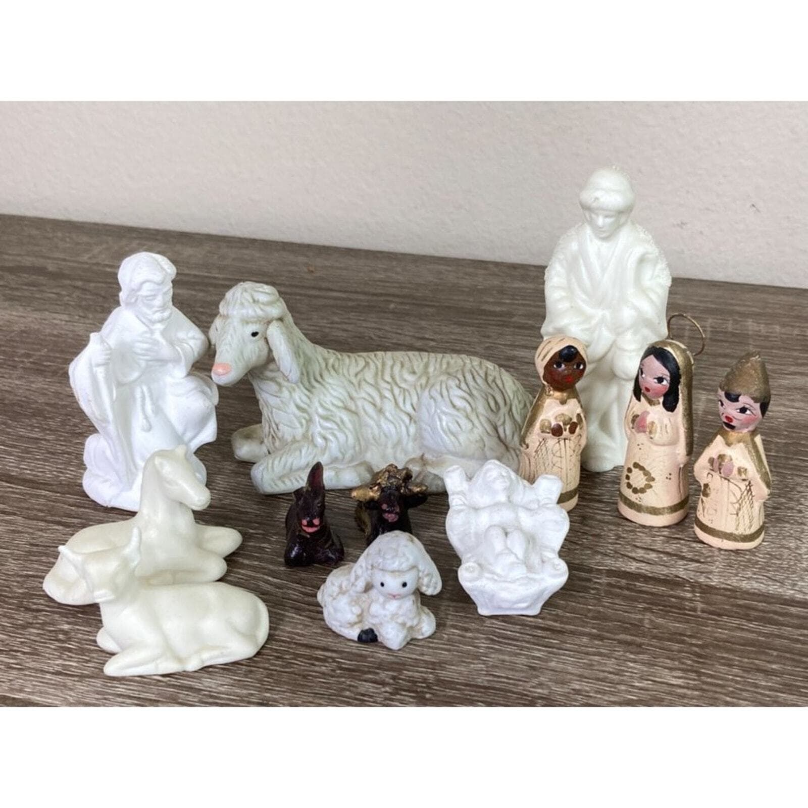 Vintage Christmas Nativity Set Ceramic Figurines Jesus Manger Scene Assorted