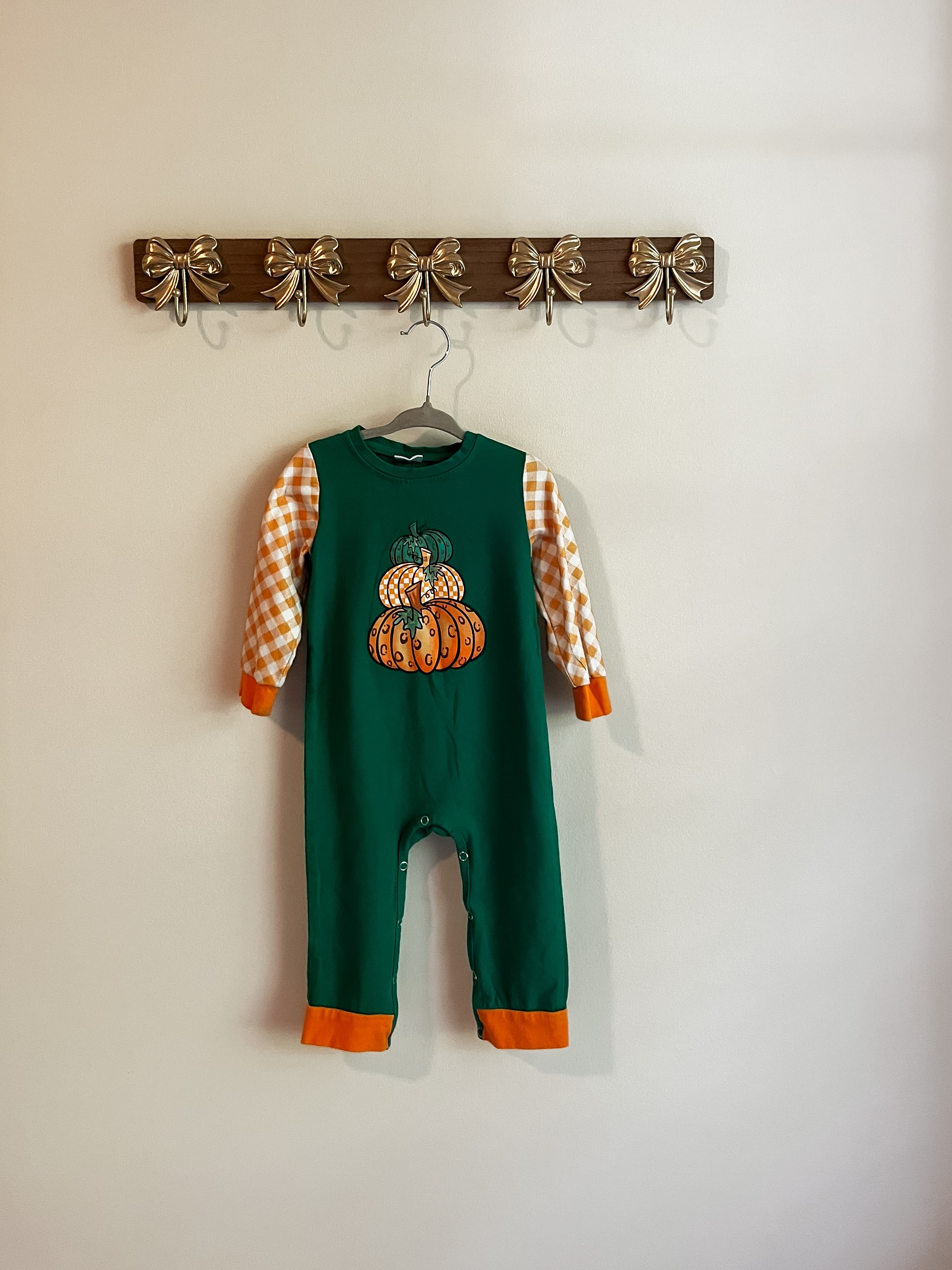 Pumpkin Romper size 12-18 months with gingham Sleeves