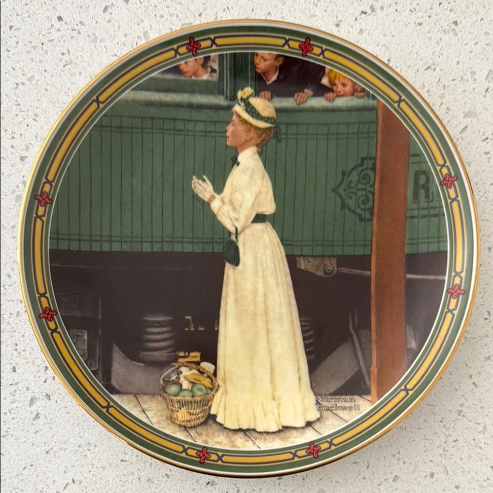 Knowles Decorative Plate