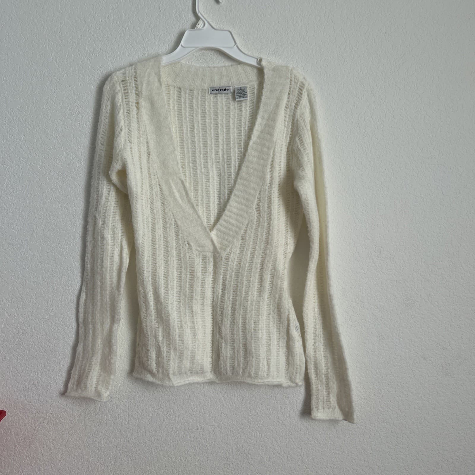Women’s Energize Medium Ivory Sweater NWOT