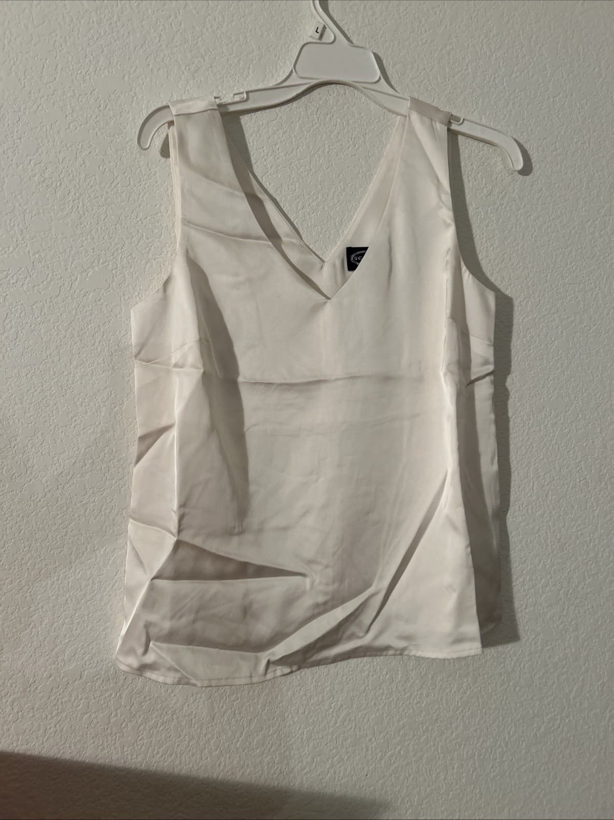 Women’s Whisper White tank Top NWT XS Scoop