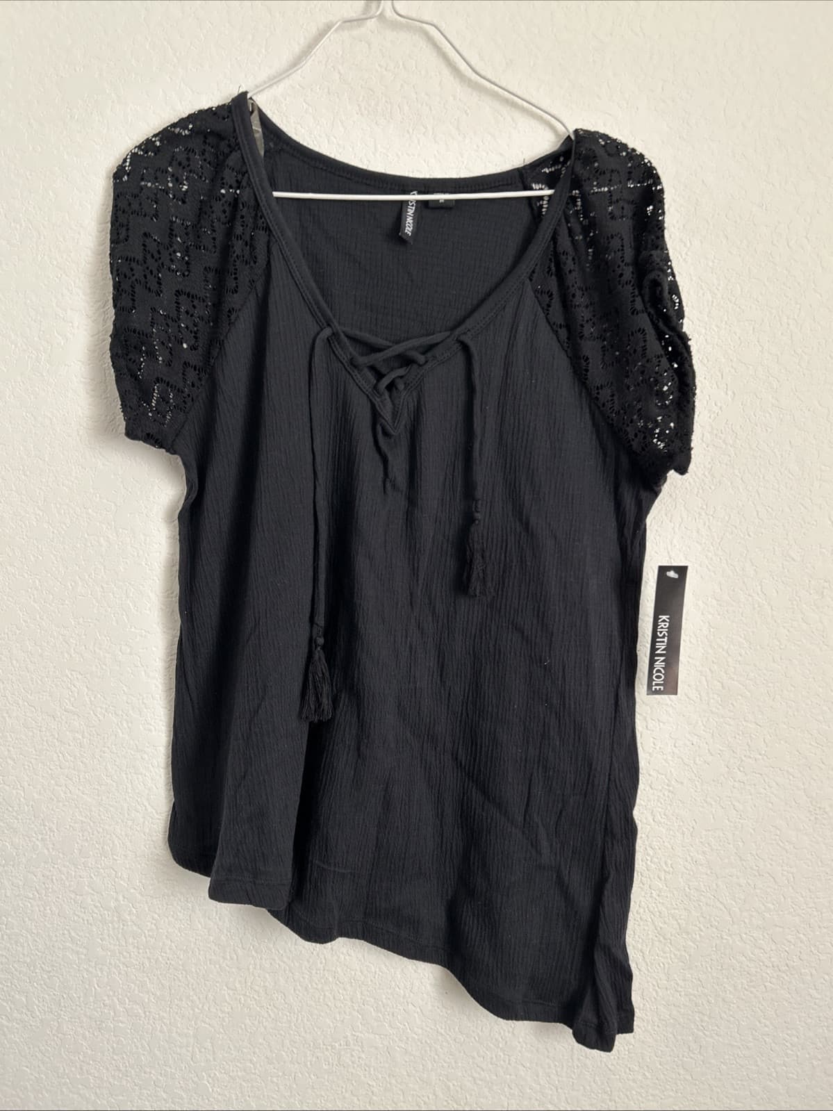 Women’s Medium Black Top