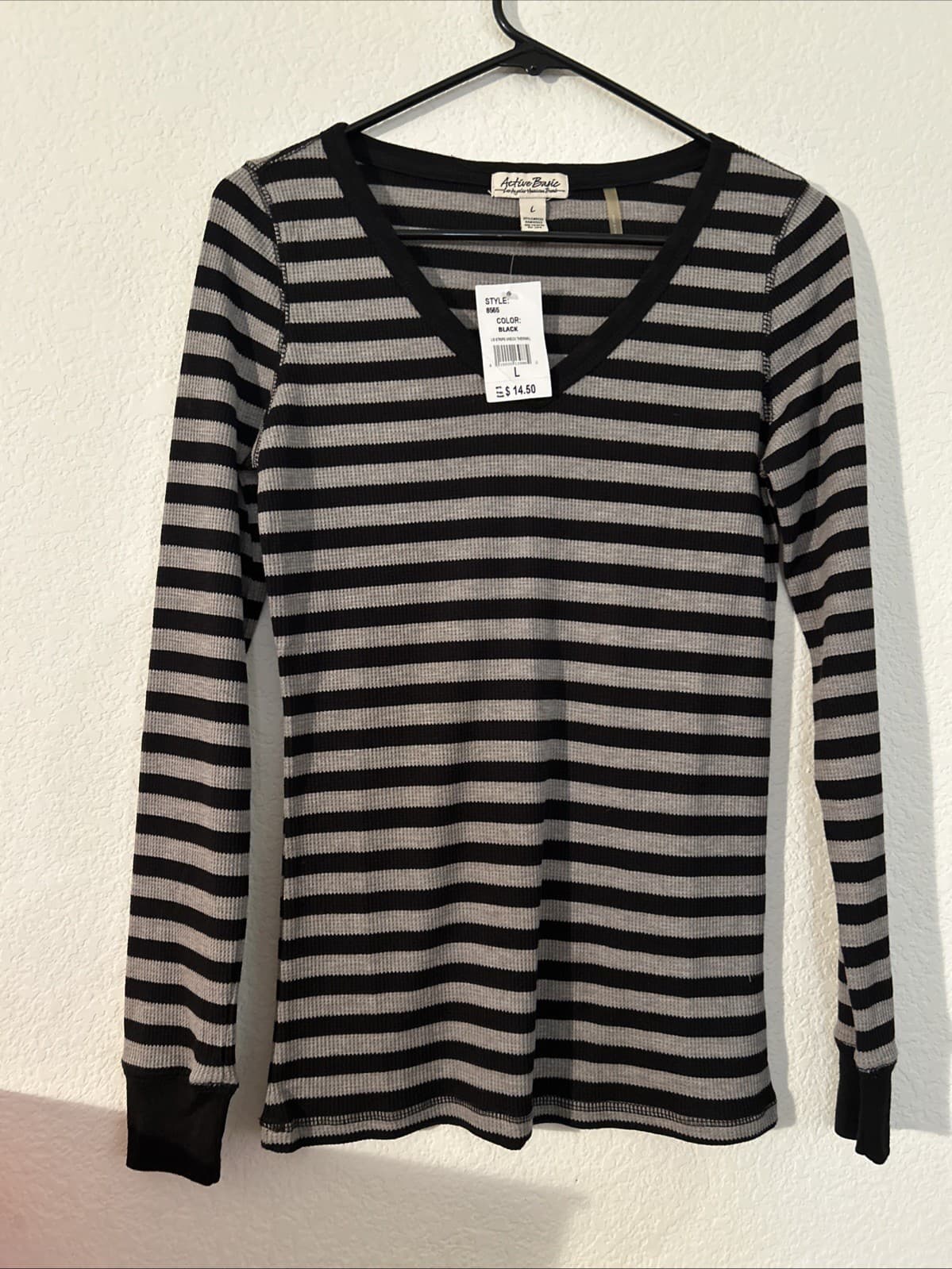 Women’s Large Top Black NWT