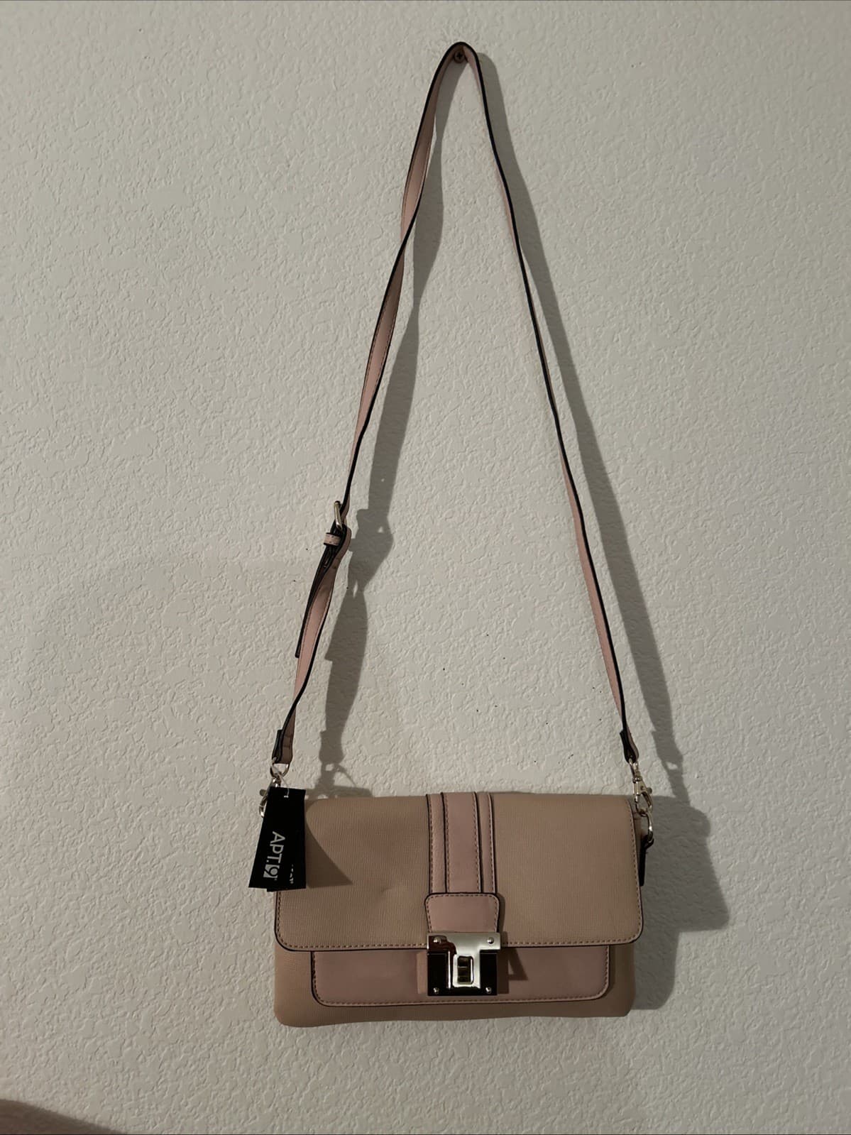 Women’s Crossbody Blossom Purse Pink NWT Apt.9