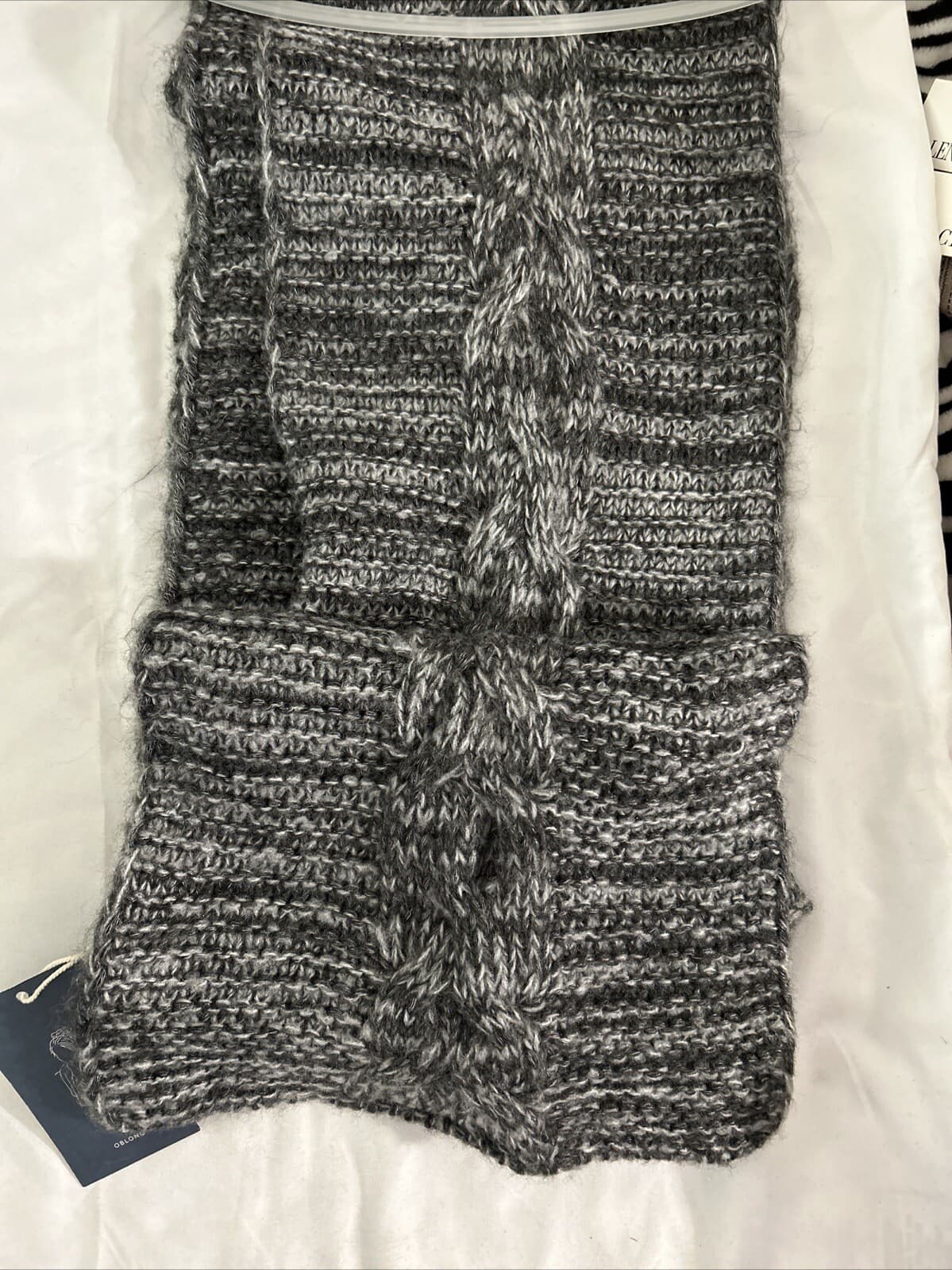 New With Tags Universal Thread Women's Wool Oblong Winter Scarf Gray One Size