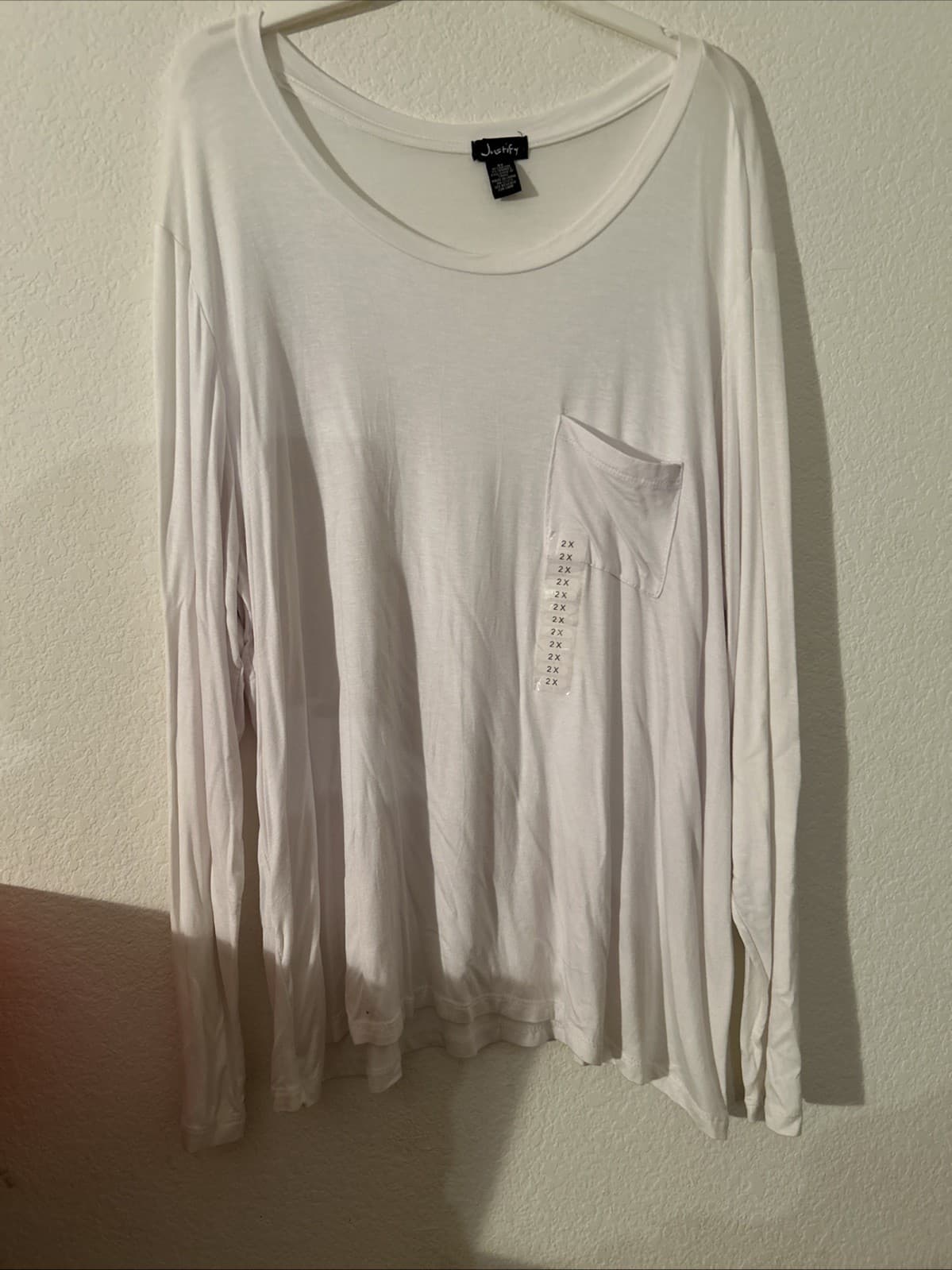 Women’s Justify White 2X Top New