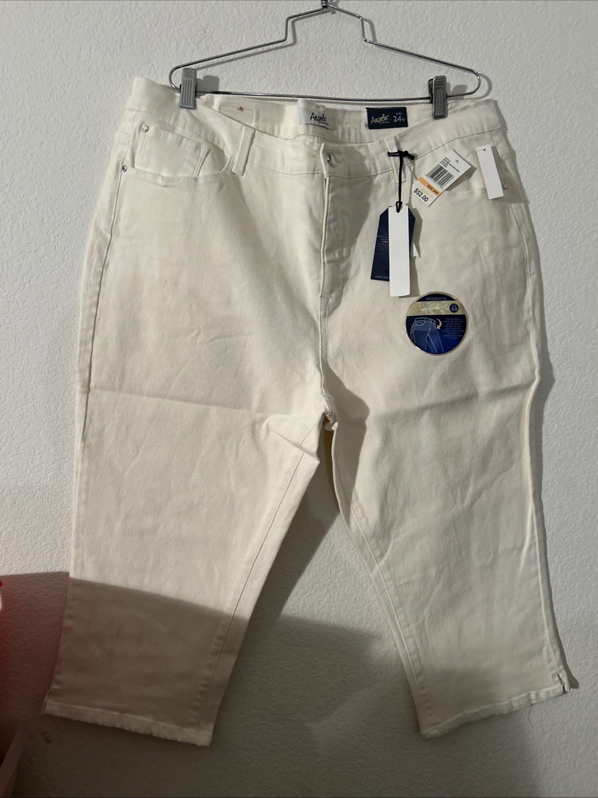 Angeles Forever Young Signature Capri Size 24W NWT Jet Stream Color Tummy Tech