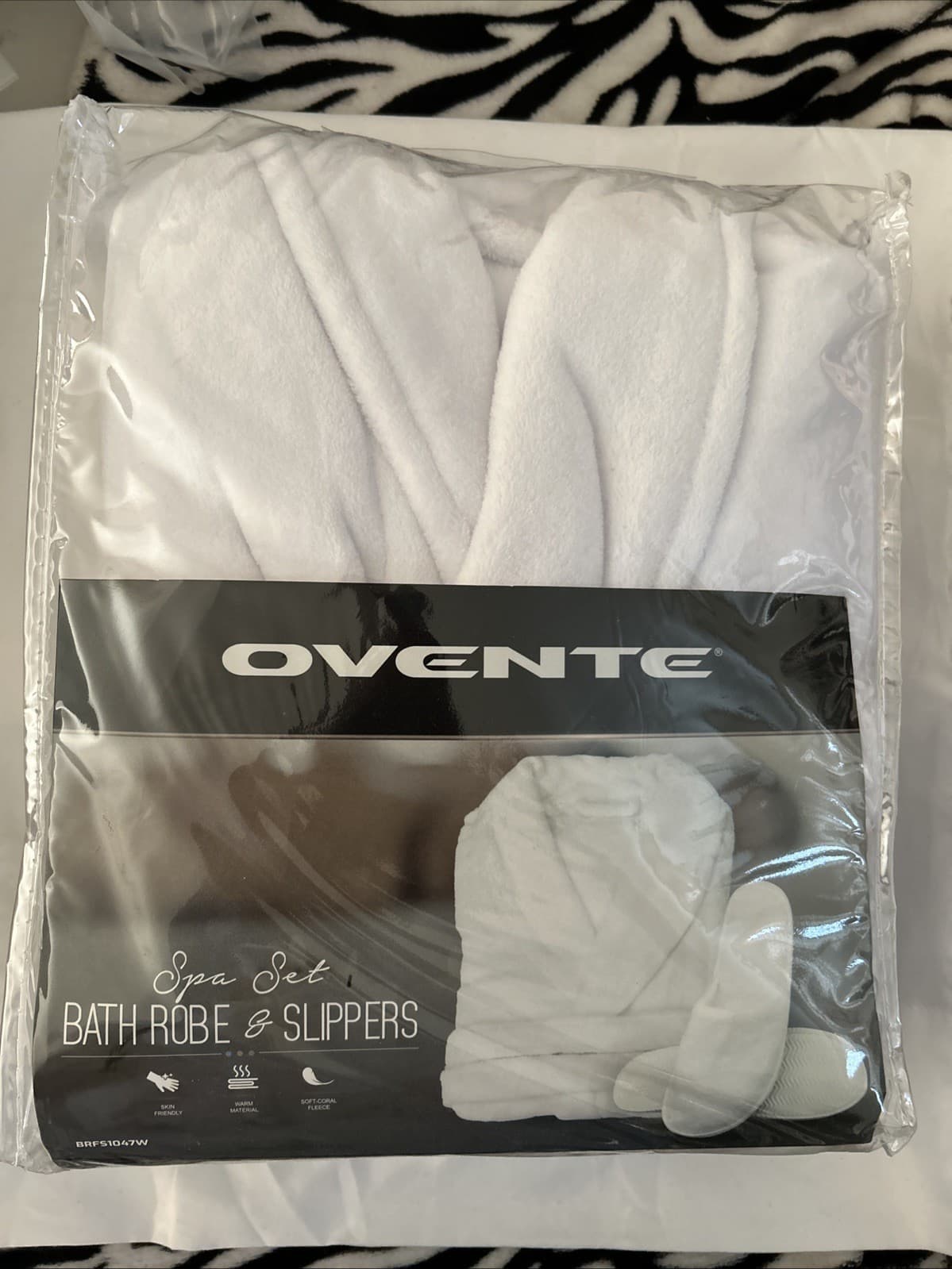 Ovente By Defining Beauty Spa Set Bath Robe & Slippers White One Size Fits Most