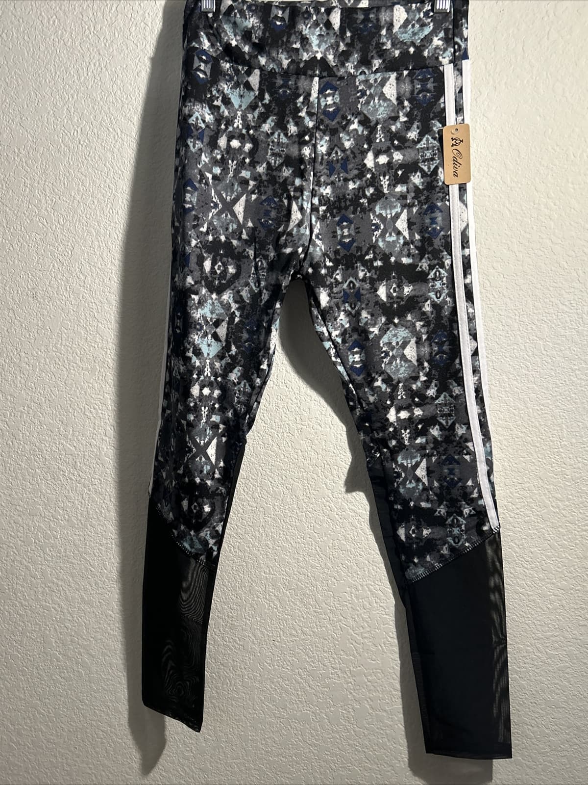 Women’s Odiva One Size Grey Multi color Leggings NWT Women’s Regular