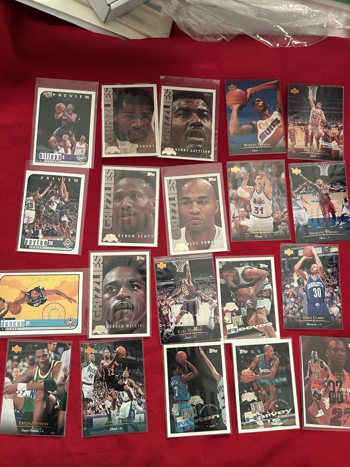 Lot Of 33 NBA Basketball Trading Cards 90’s