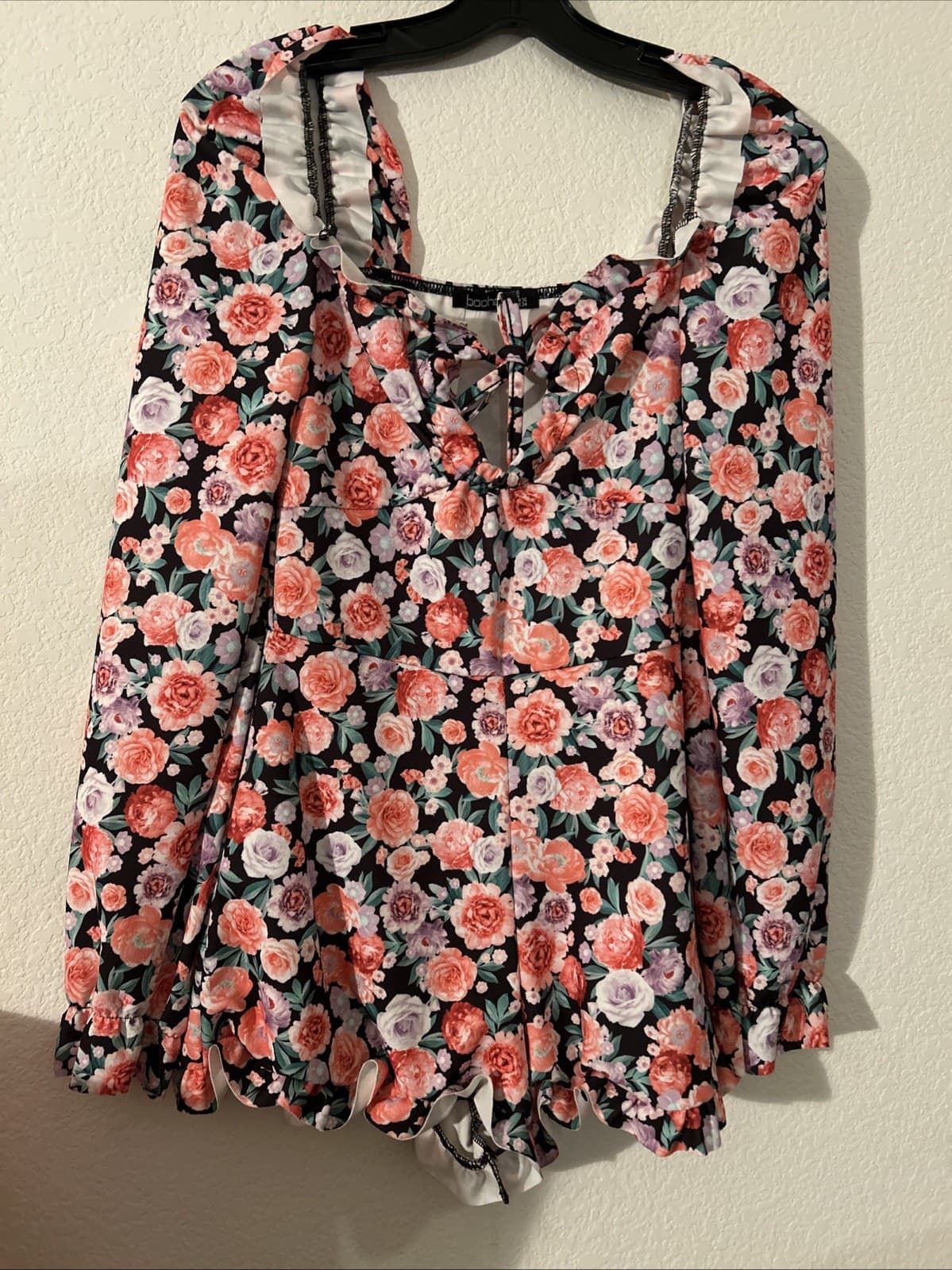Floral Boohoo Size 4 Women’s Romper NWT