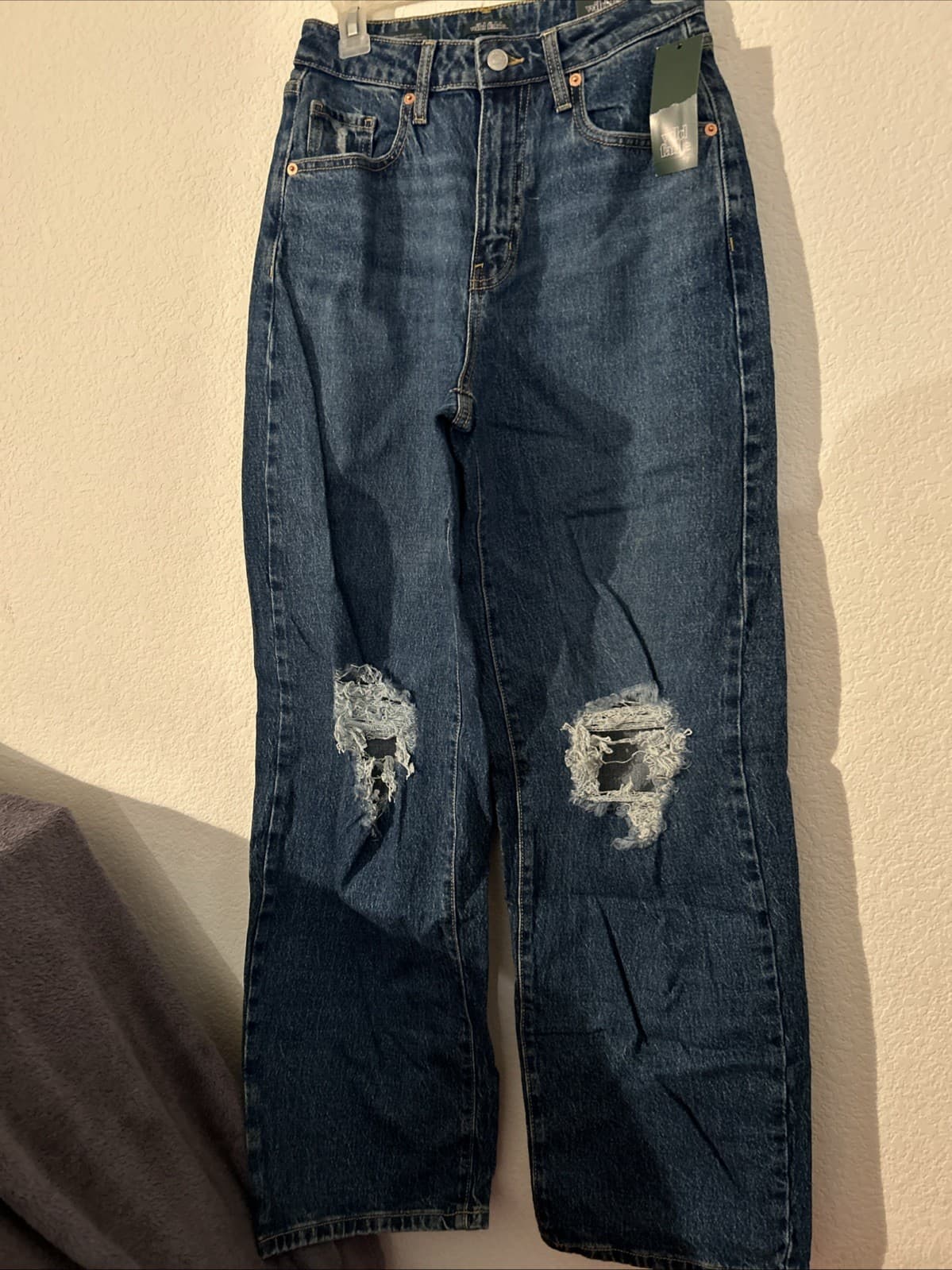 Women's Super-High Rise Distressed Baggy Jeans Wild Fable Medium Blue SZ 4 New