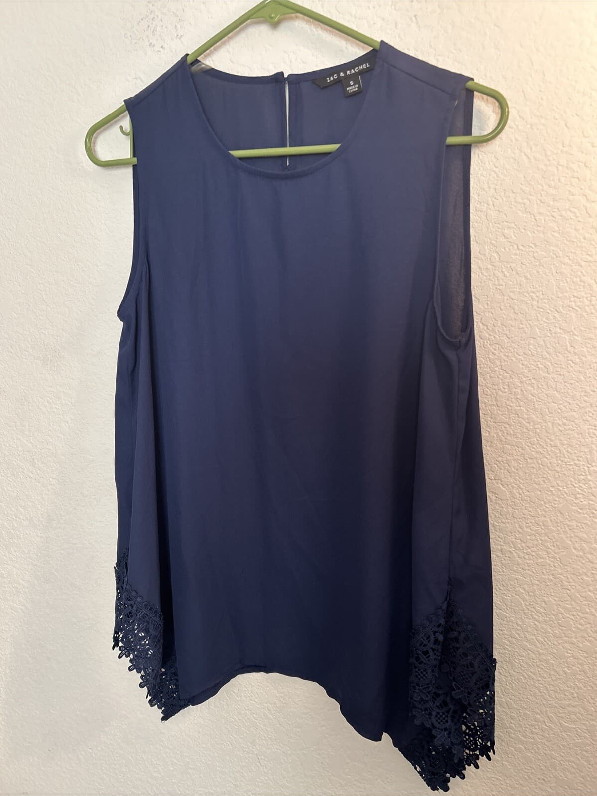 Women’s blue small tank top Zac and Rachel knew without tag