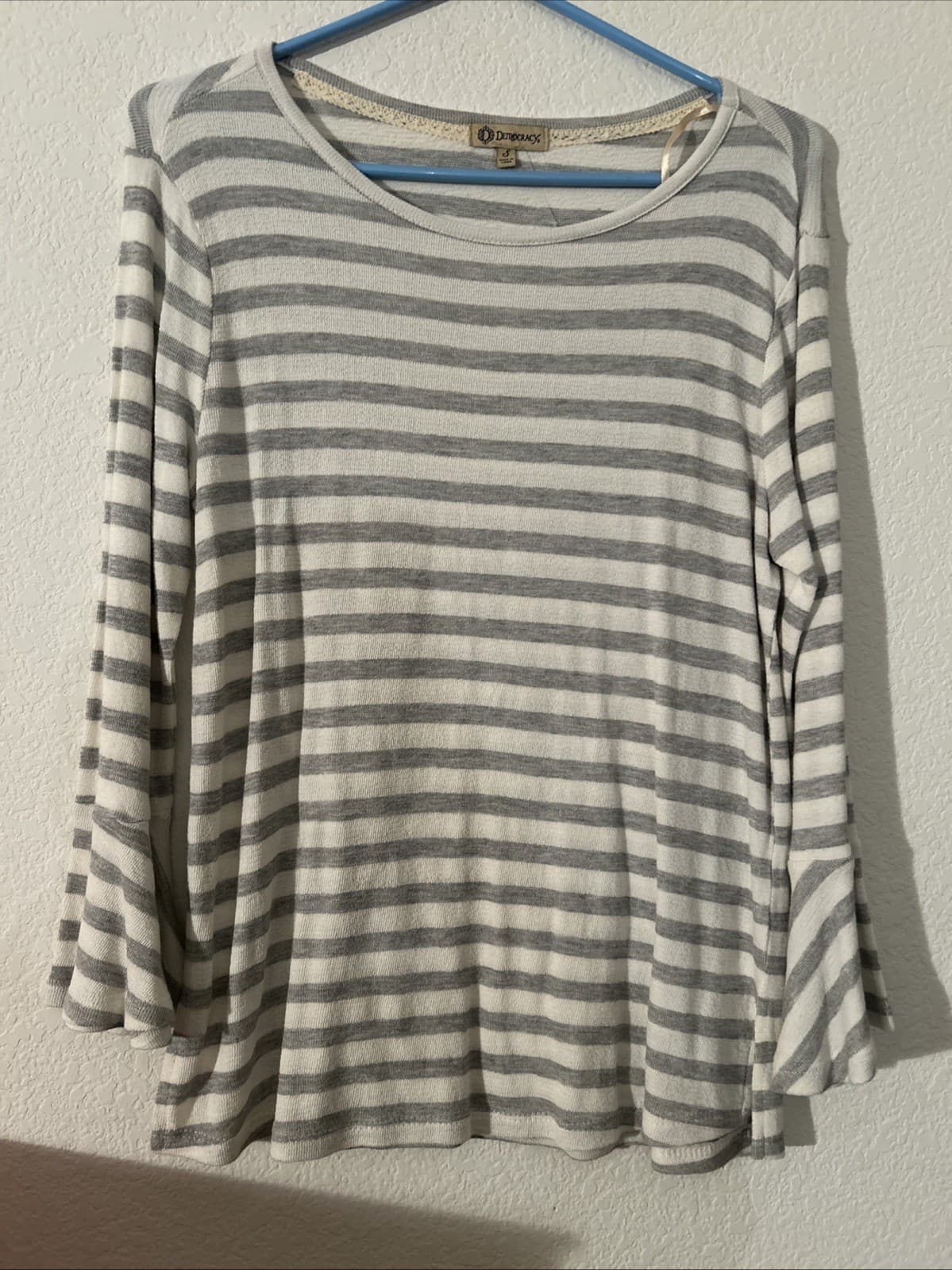 Women’s Small Democracy Top New Flared Sleeves